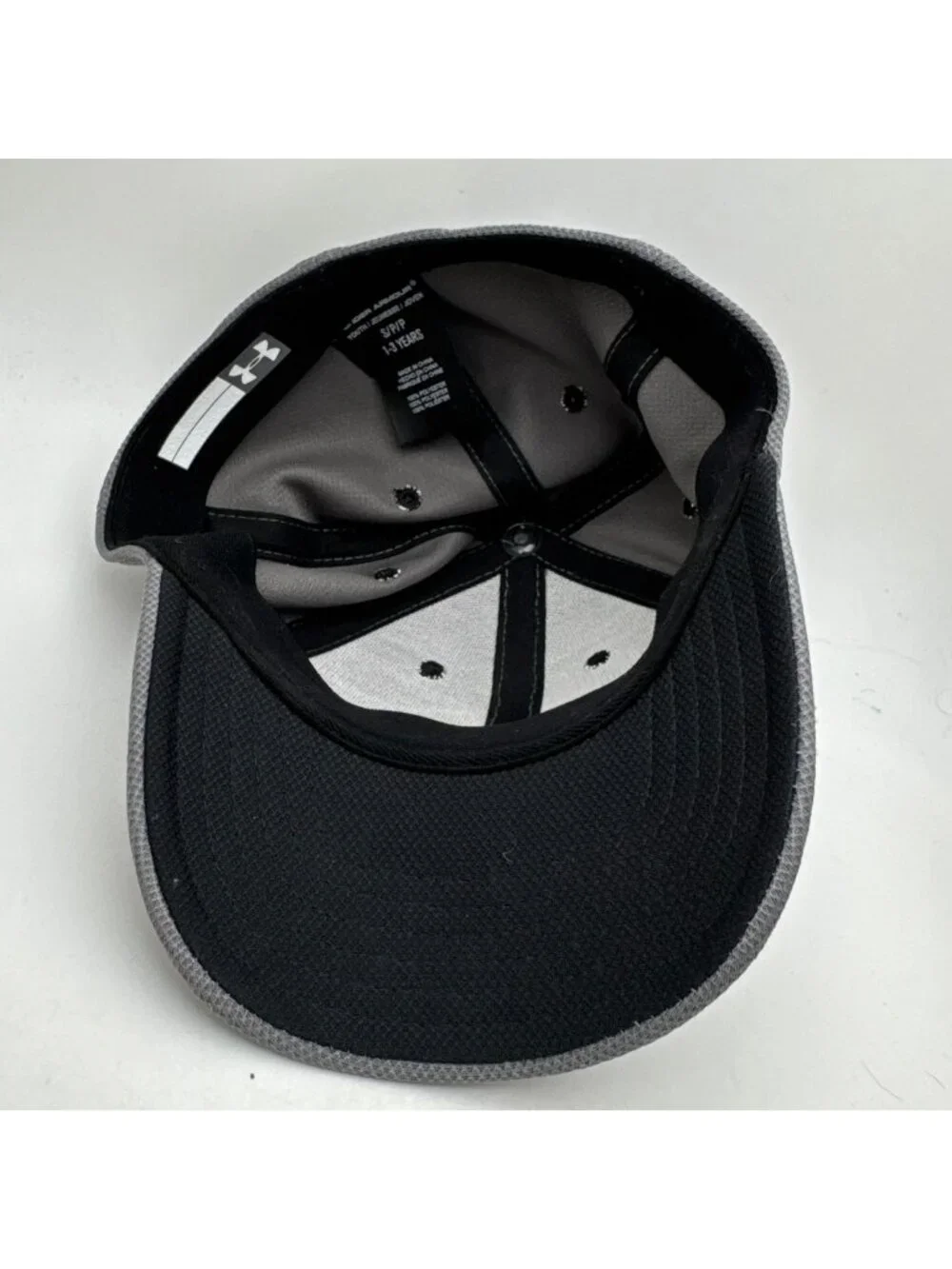 Under Armour Baseball Hat Cap Boys Youth S/P 1-3 Gray Neon Yellow Logo Flexfit